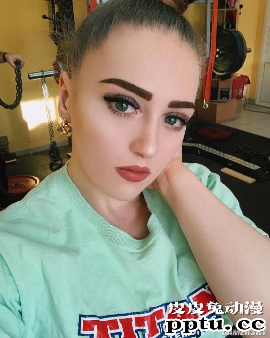 俄罗斯金刚芭比Julia Vins 最近好像又强壮了？