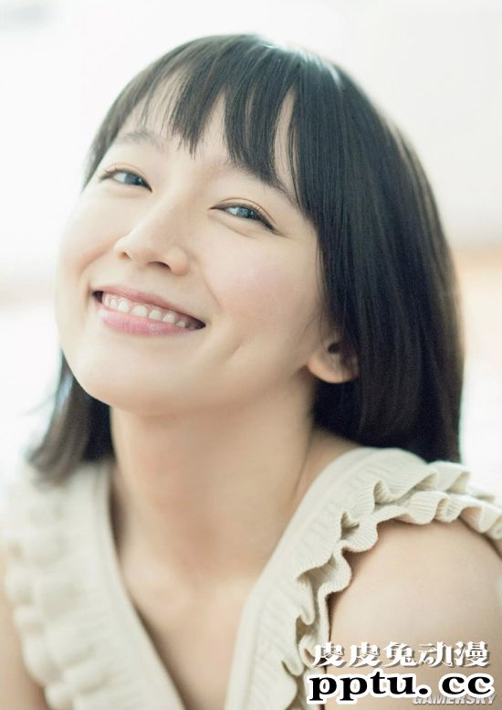 集清纯与性感与一身 雪肌超迷人的吉冈里帆