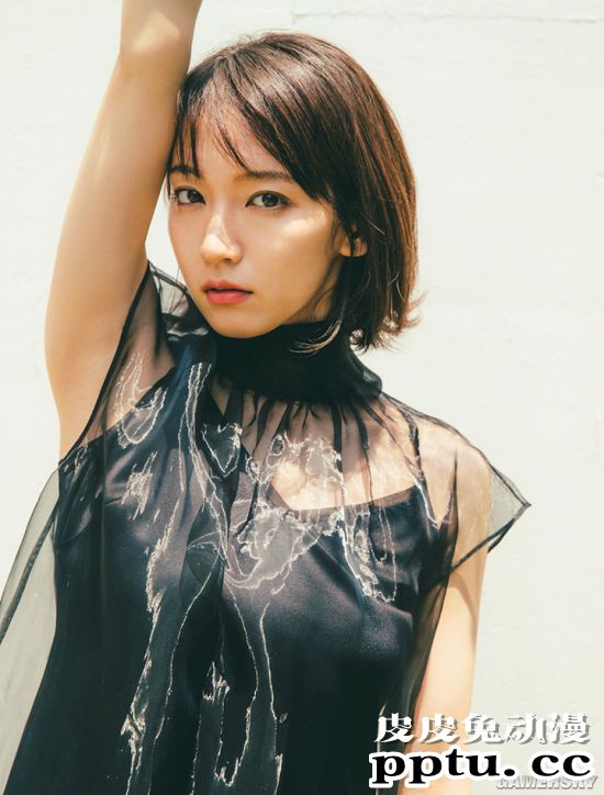 集清纯与性感与一身 雪肌超迷人的吉冈里帆