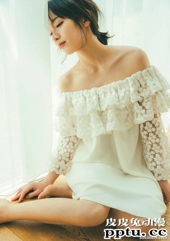 集清纯与性感与一身 雪肌超迷人的吉冈里帆