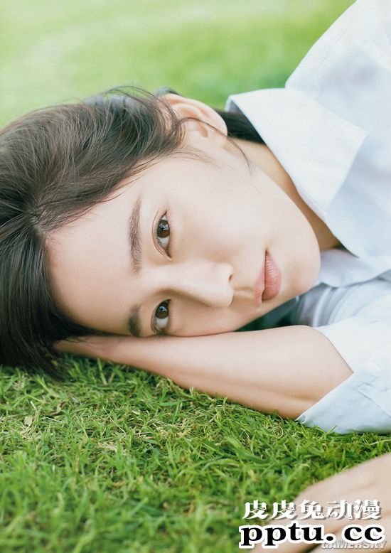 集清纯与性感与一身 雪肌超迷人的吉冈里帆