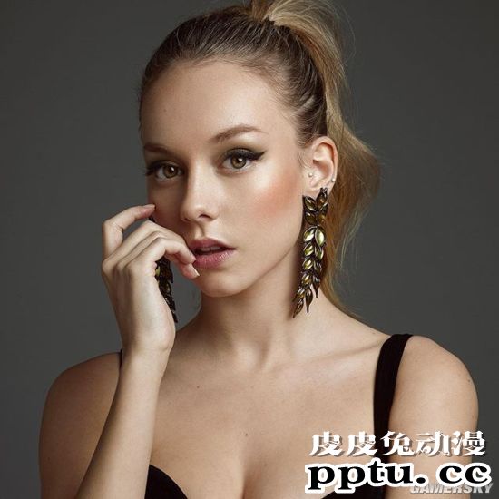 长腿的00后演技派 身材性感的西班牙辣妹