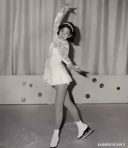 71岁婚纱女王因美腿上热搜 这身材说17岁都有人信