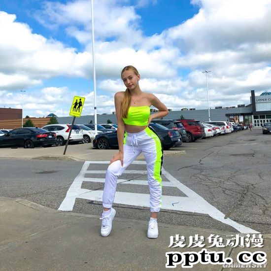 超越年龄的成熟身材 来自俄罗斯的三国混血正妹