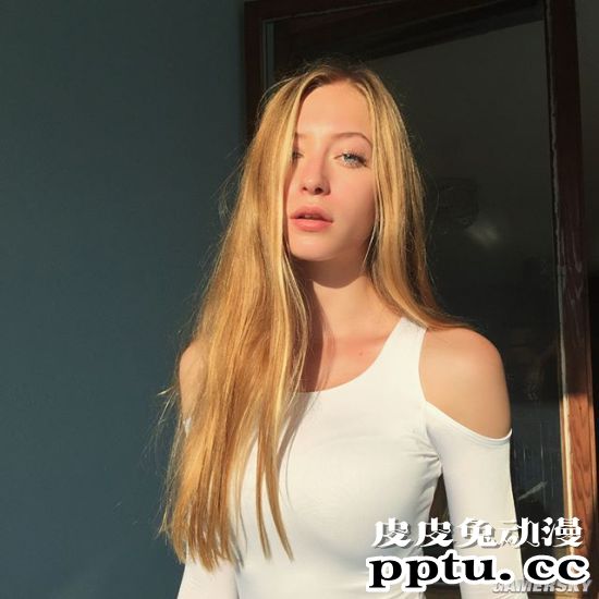 超越年龄的成熟身材 来自俄罗斯的三国混血正妹