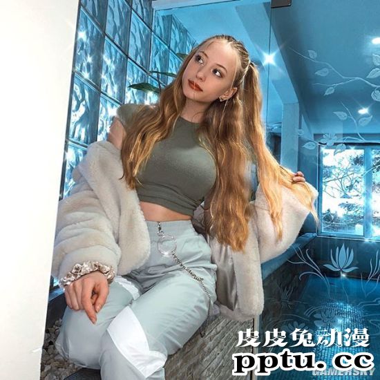 超越年龄的成熟身材 来自俄罗斯的三国混血正妹