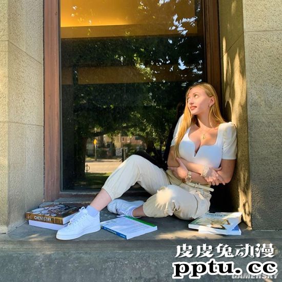 超越年龄的成熟身材 来自俄罗斯的三国混血正妹