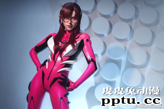 俄妹COS《EVA》真希波 胶衣战斗服下的眼镜娘