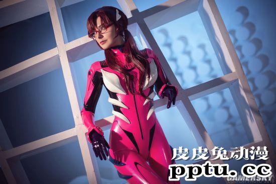 俄妹COS《EVA》真希波 胶衣战斗服下的眼镜娘