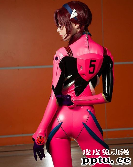 俄妹COS《EVA》真希波 胶衣战斗服下的眼镜娘