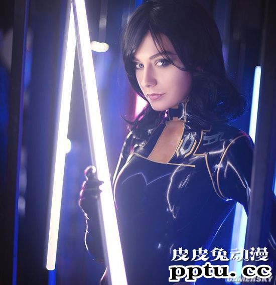 俄妹COS《EVA》真希波 胶衣战斗服下的眼镜娘