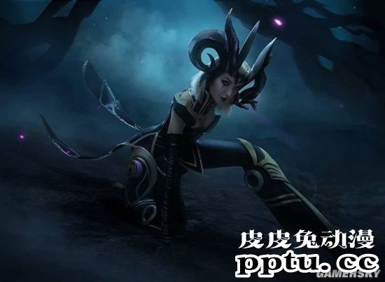 俄妹COS《死亡搁浅》亚美莉 红衣女子高贵冷艳