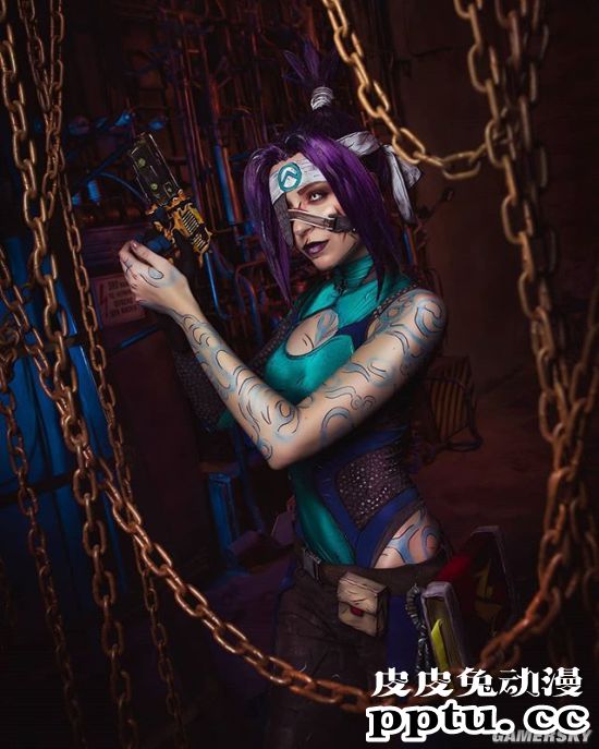 俄妹COS《死亡搁浅》亚美莉 红衣女子高贵冷艳