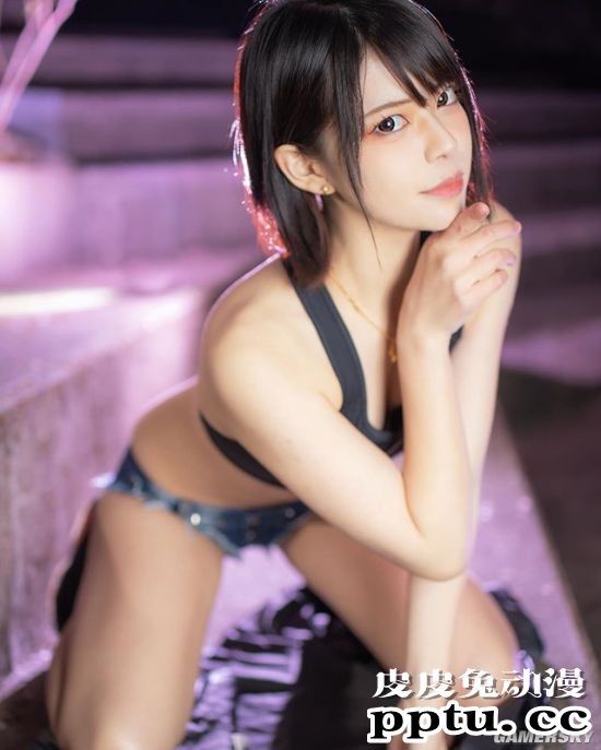 甜美樱花妹与性感小恶魔 岛国清新短发妹COSER