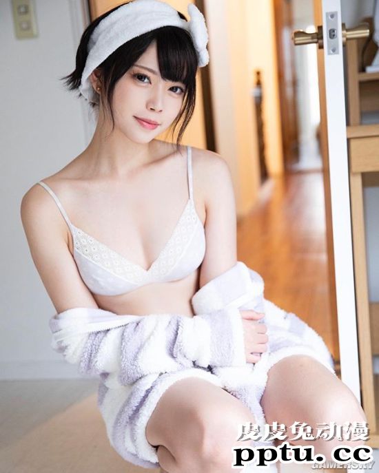 甜美樱花妹与性感小恶魔 岛国清新短发妹COSER