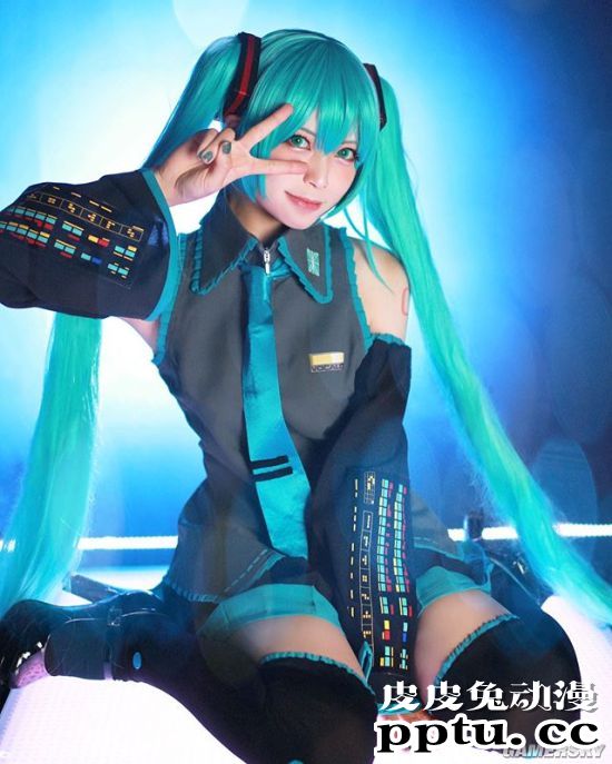 甜美樱花妹与性感小恶魔 岛国清新短发妹COSER