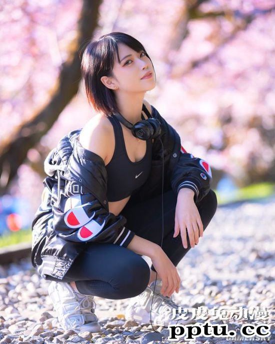 甜美樱花妹与性感小恶魔 岛国清新短发妹COSER