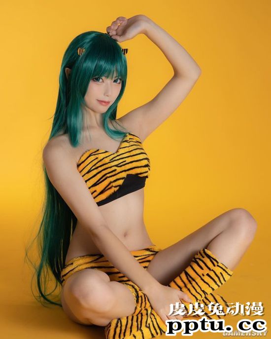 甜美樱花妹与性感小恶魔 岛国清新短发妹COSER