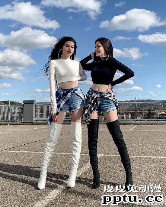 我P都不敢这么P！腰臀比逆天的德国双胞胎姐妹花