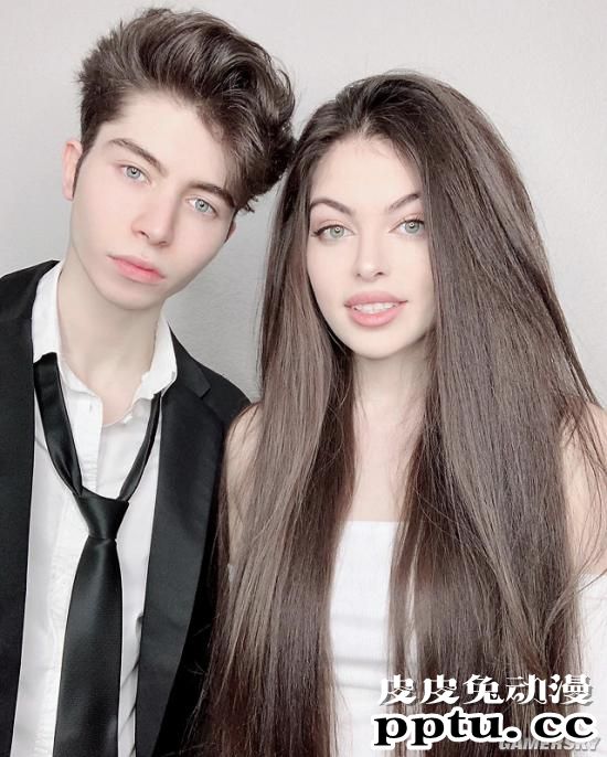 我P都不敢这么P！腰臀比逆天的德国双胞胎姐妹花