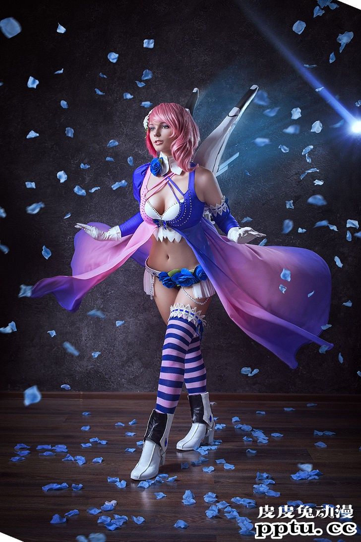 女装克劳德和别样的蒂法 一周大师级CosPlay赏