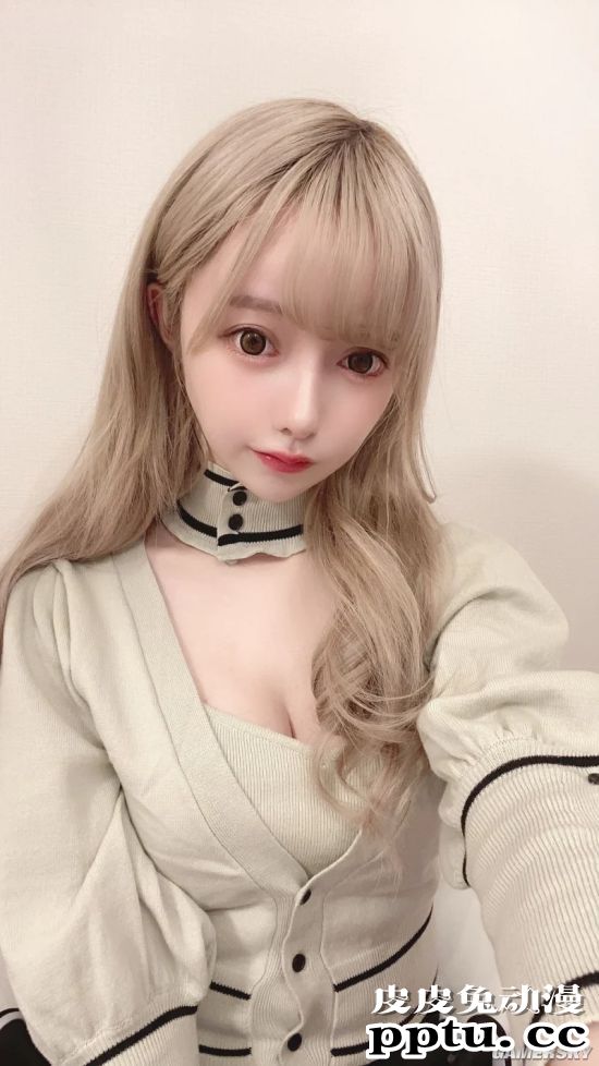 00后网红花600万日元整成日本女星 金发圆脸神似洋娃娃