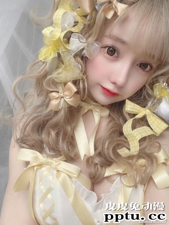 00后网红花600万日元整成日本女星 金发圆脸神似洋娃娃