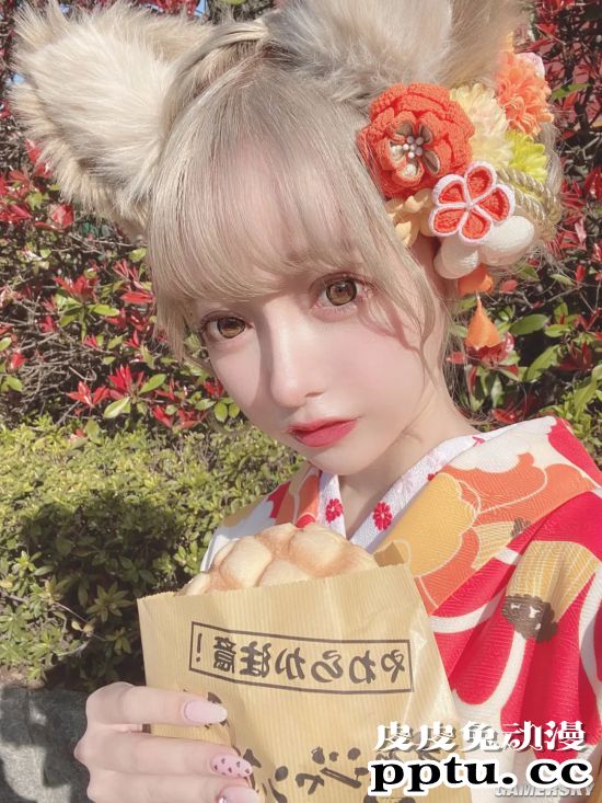 00后网红花600万日元整成日本女星 金发圆脸神似洋娃娃