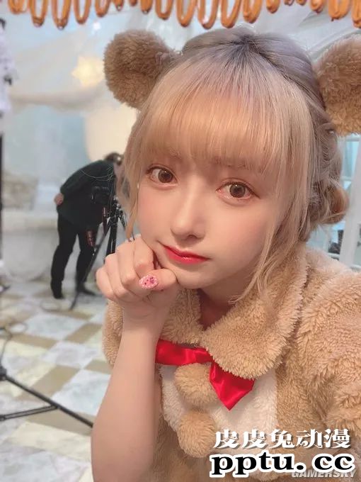 00后网红花600万日元整成日本女星 金发圆脸神似洋娃娃