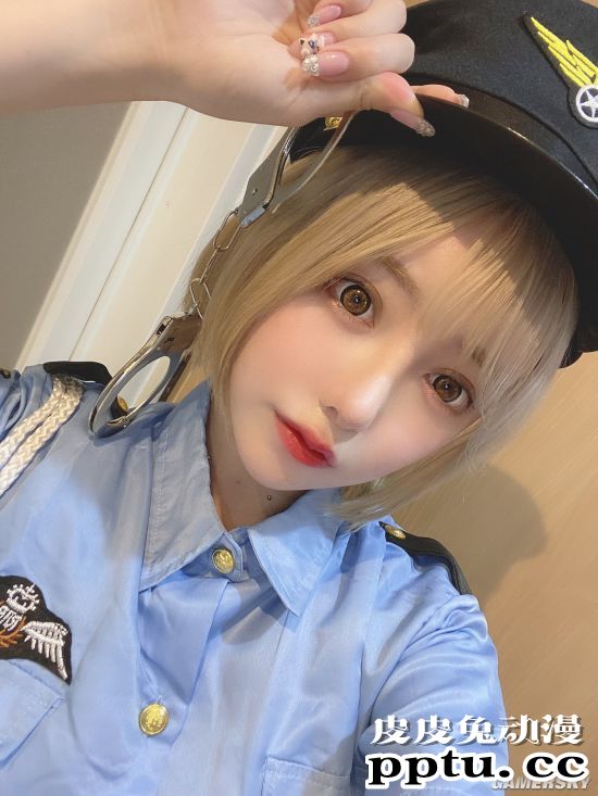 00后网红花600万日元整成日本女星 金发圆脸神似洋娃娃