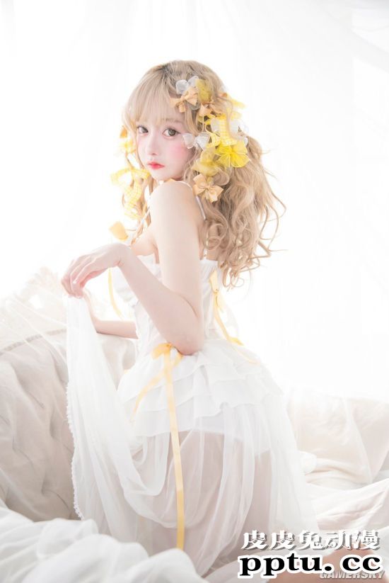 00后网红花600万日元整成日本女星 金发圆脸神似洋娃娃