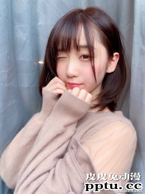 日本COSER伊织萌转职做女主播？和粉丝互动俏皮可爱