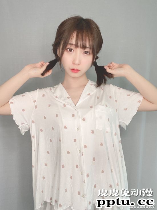 日本COSER伊织萌转职做女主播？和粉丝互动俏皮可爱