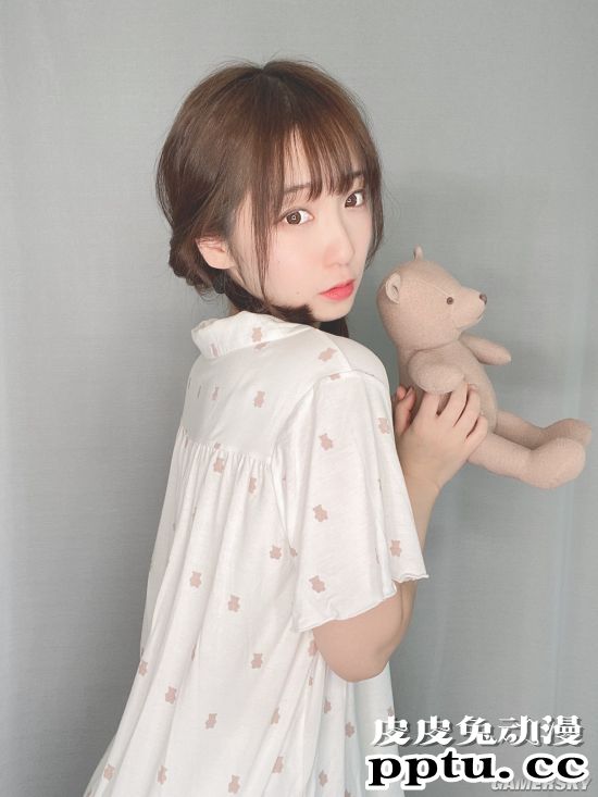 日本COSER伊织萌转职做女主播？和粉丝互动俏皮可爱