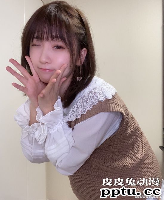 日本COSER伊织萌转职做女主播？和粉丝互动俏皮可爱