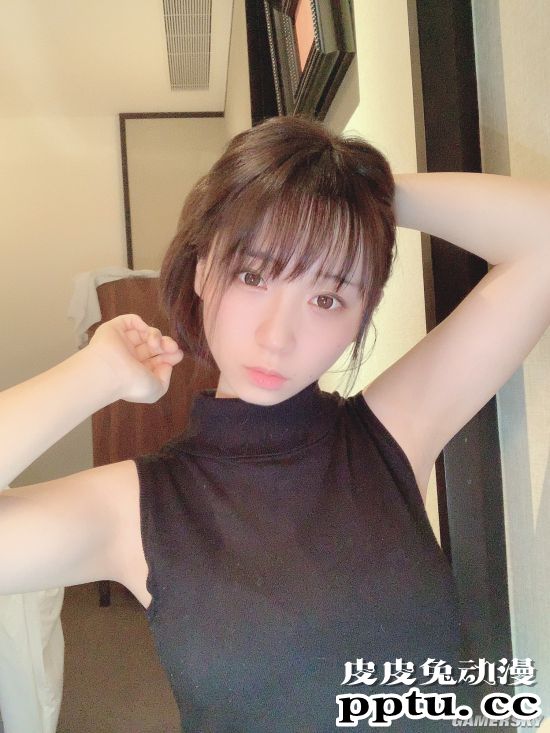 日本COSER伊织萌转职做女主播？和粉丝互动俏皮可爱