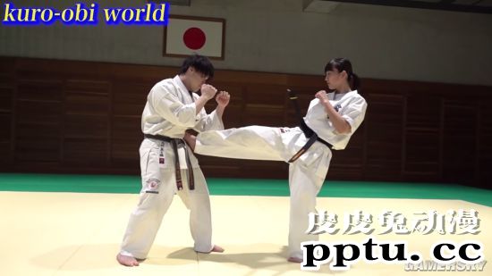 日本空手道黑带美少女走红 她一脚下去可能受不了