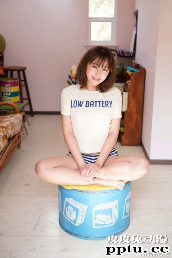 童颜外表下暗藏性感 日本混血Youtube女主播