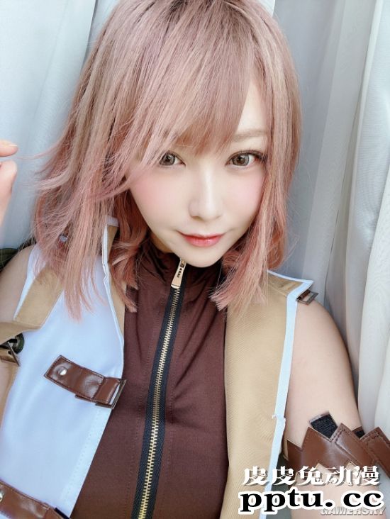 童颜外表下暗藏性感 日本混血Youtube女主播