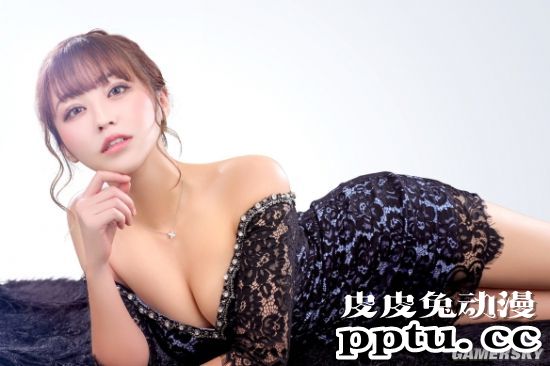 童颜外表下暗藏性感 日本混血Youtube女主播