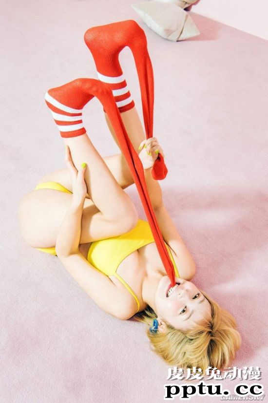 童颜外表下暗藏性感 日本混血Youtube女主播