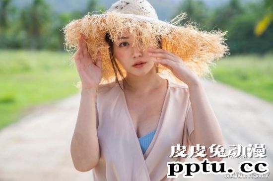 童颜外表下暗藏性感 日本混血Youtube女主播