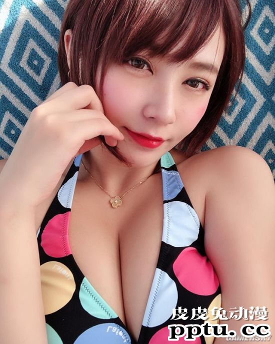 童颜外表下暗藏性感 日本混血Youtube女主播