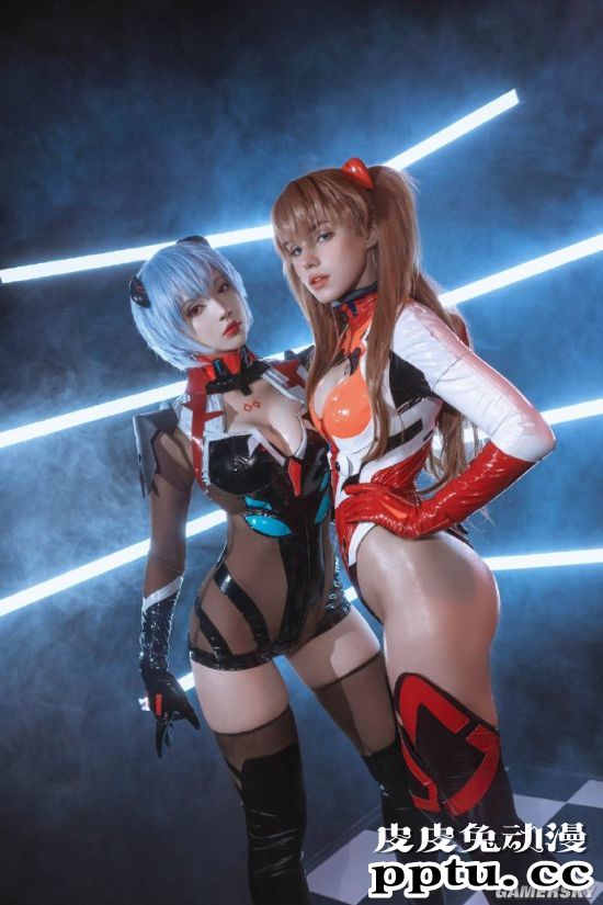 俄妹COS《EVA》明日香与绫波丽 百变傲娇妹与三无女神