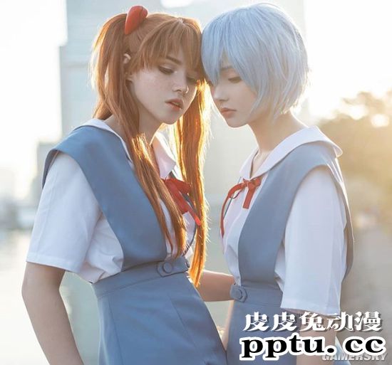 俄妹COS《EVA》明日香与绫波丽 百变傲娇妹与三无女神