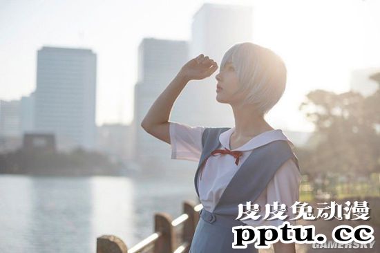 俄妹COS《EVA》明日香与绫波丽 百变傲娇妹与三无女神