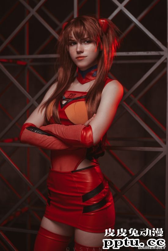 俄妹COS《EVA》明日香与绫波丽 百变傲娇妹与三无女神