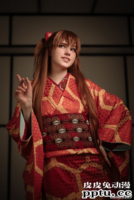 俄妹COS《EVA》明日香与绫波丽 百变傲娇妹与三无女神