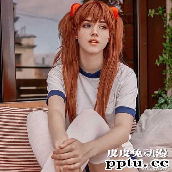 俄妹COS《EVA》明日香与绫波丽 百变傲娇妹与三无女神