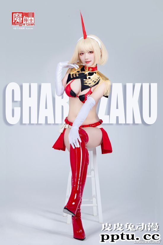 双份的机甲美少女Cos 共庆高达模型40周年